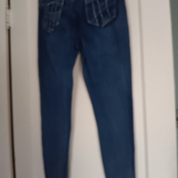 H & Y Women's slenderizing Jeans with embroidered back pockets Junior Size 17/18 - Picture 2 of 3